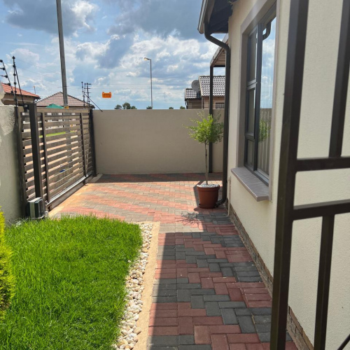 3 Bedroom House Alliance x 5